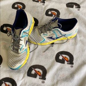 EUC Mizuno Wave Hitogami running shoes. 10